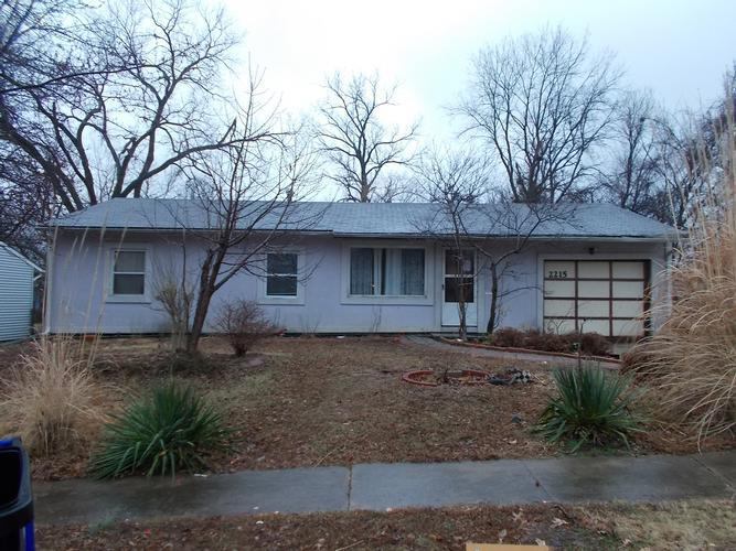 2215 SE 22nd Ter, Topeka, KS 66605