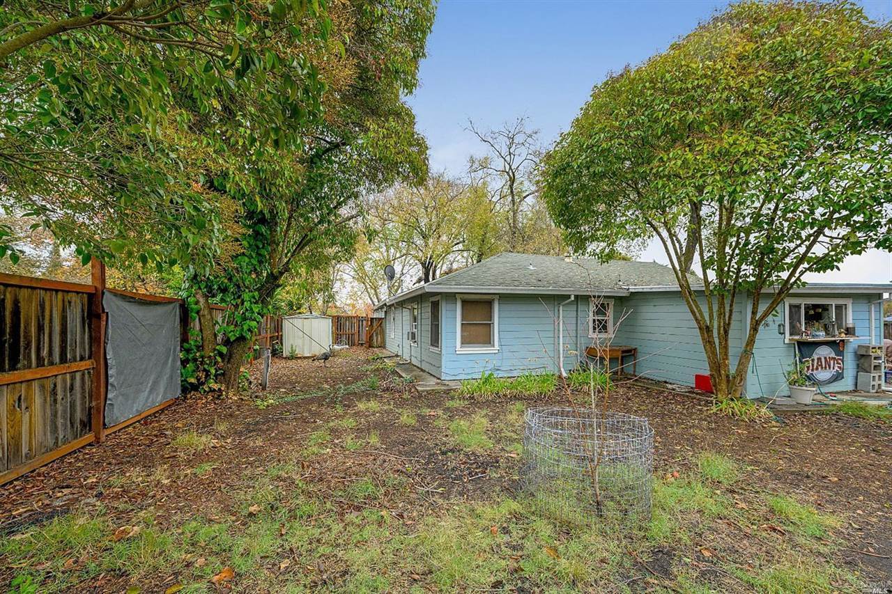 919 Link Lane, Santa Rosa, CA 95401