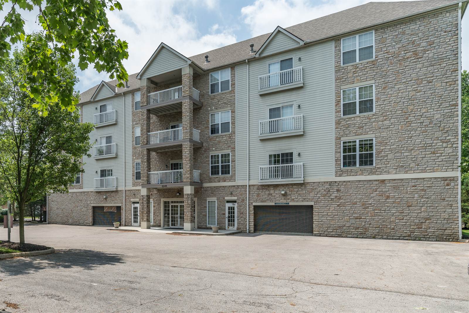 2245 Riverside Drive, #401, Upper Arlington, OH 43221