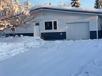 2208 Bridgewater Dr., Fairbanks, AK 99709