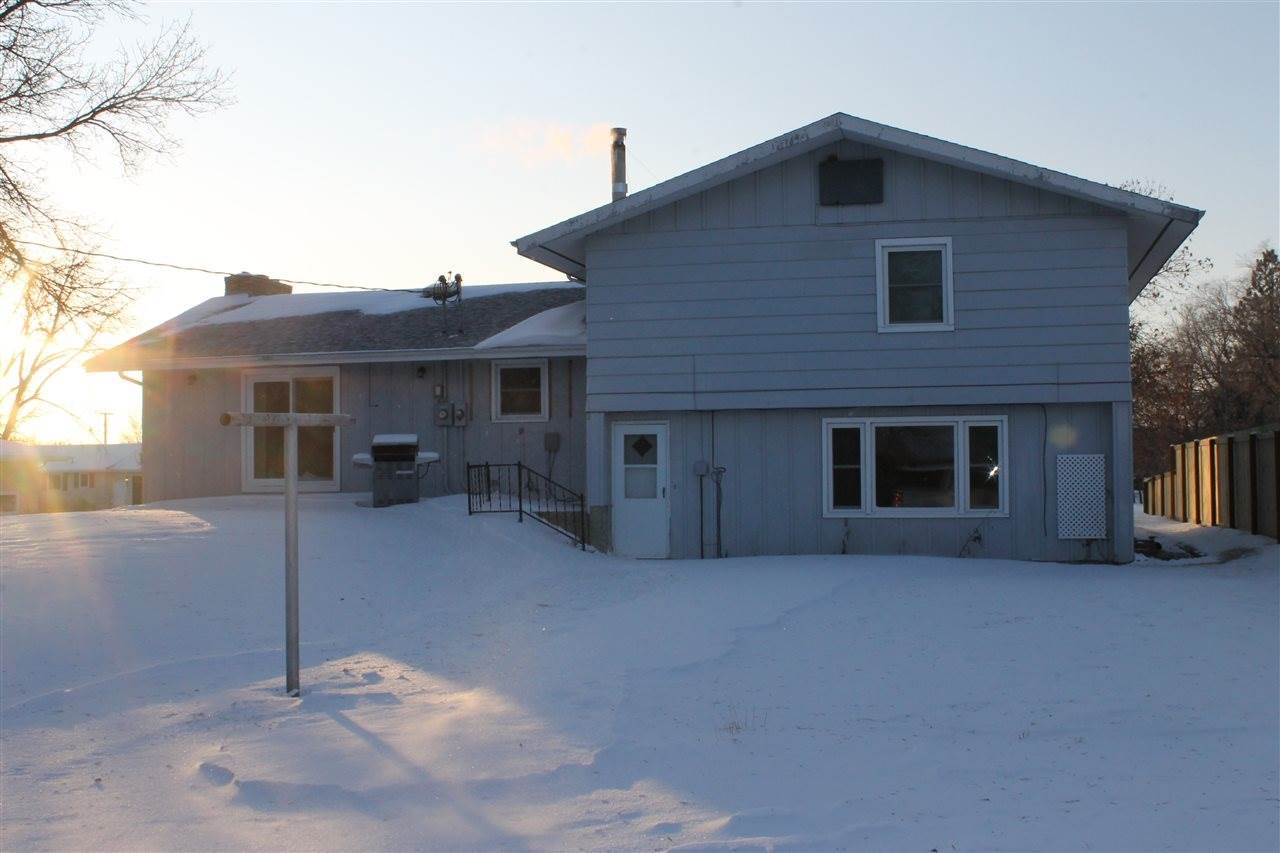 106 NW 2nd St, Parshall, ND 58770