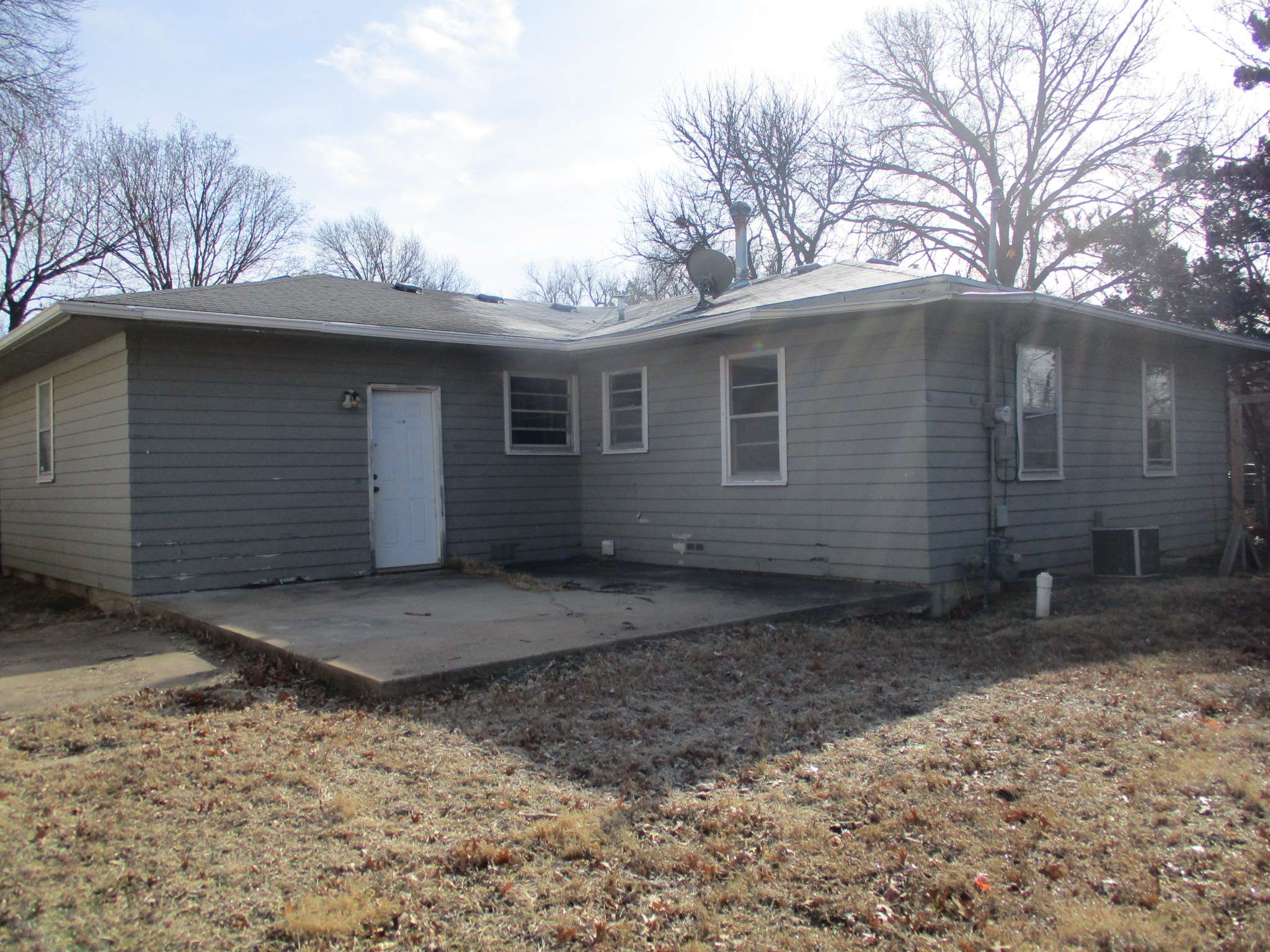 3621 SW Devon AVE, Topeka, KS 66611