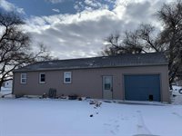 422 42nd St East, Williston, ND 58801