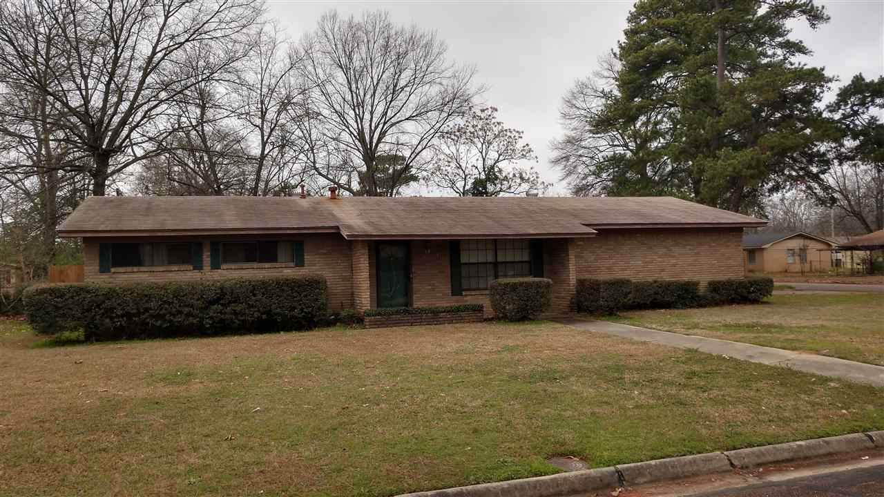 13 Jasmine Ln, Texarkana, TX 75503