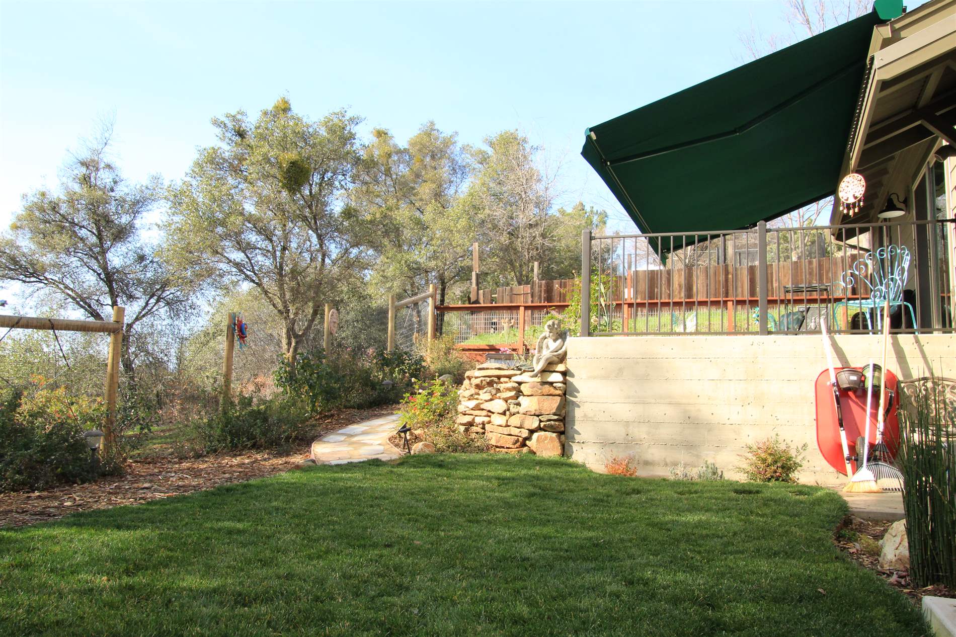 1360 Fairview Pl, Angels Camp, CA 95222