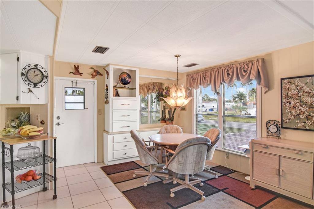 12111 Cactus Dr, Fort Myers, FL 33908