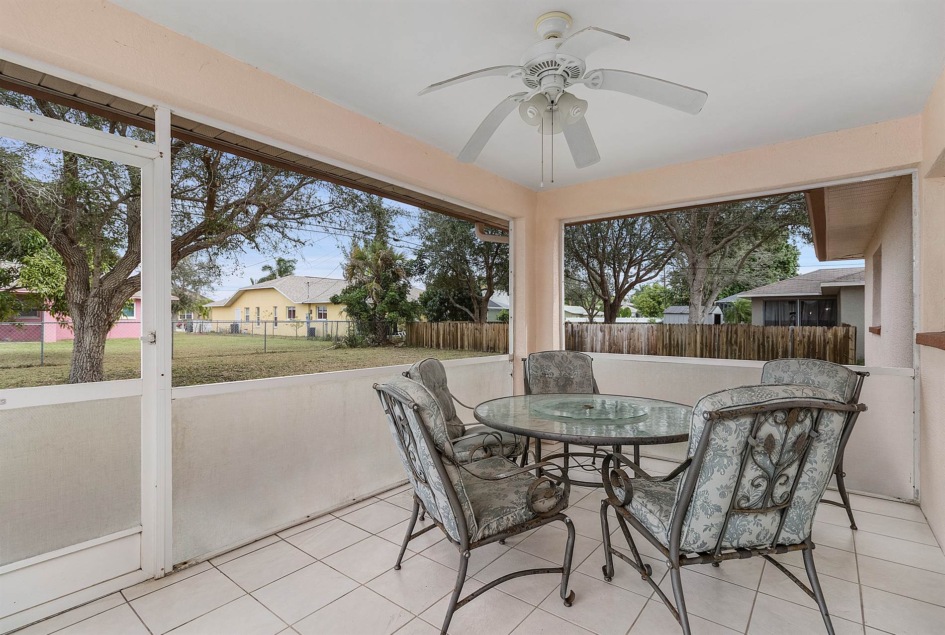 123 SE 21st Ter, Cape Coral, FL 33990