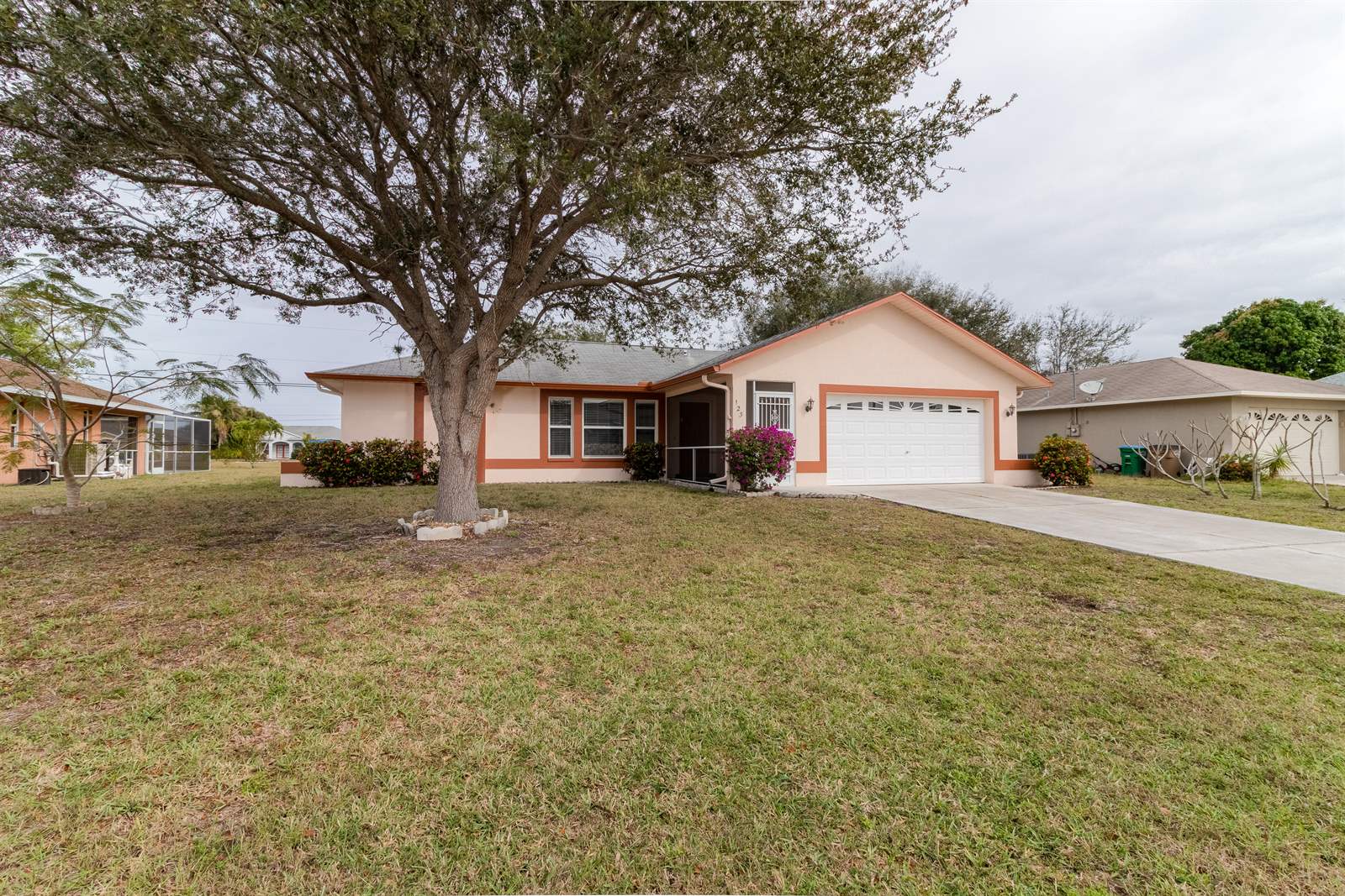 123 SE 21st Ter, Cape Coral, FL 33990