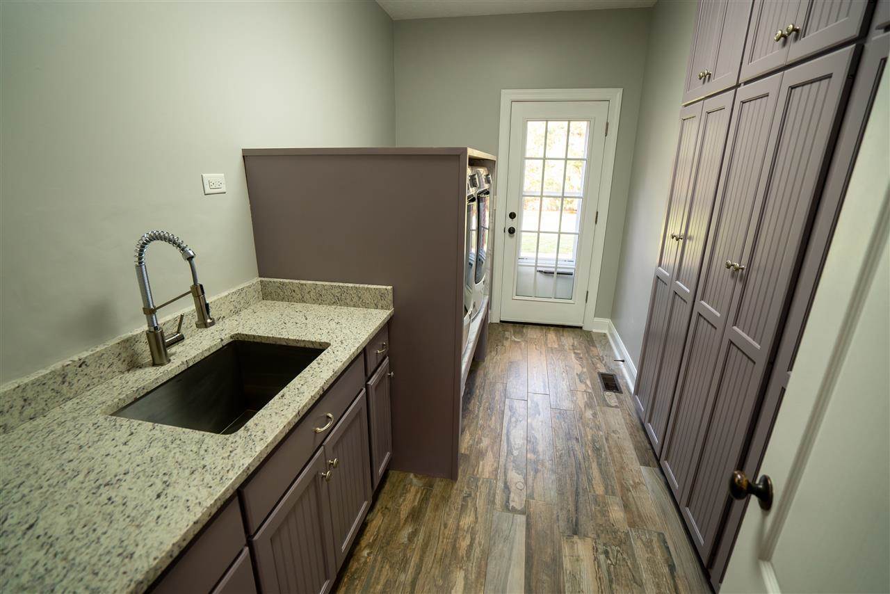 214 Red Cedar Way, Bowling Green, KY 42104