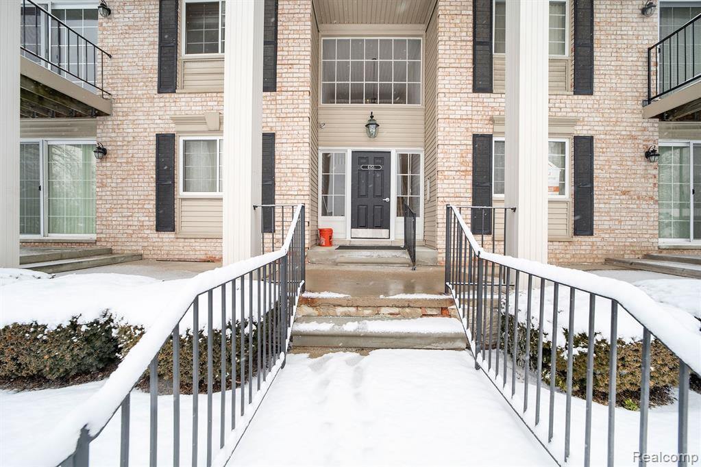 6151 Orchard Lake Road, West Bloomfield Township, MI 48322 Listings