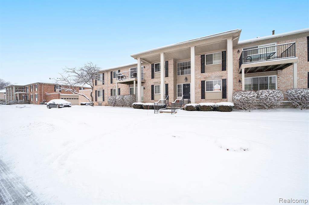6151 Orchard Lake Road, West Bloomfield Township, MI 48322 Listings