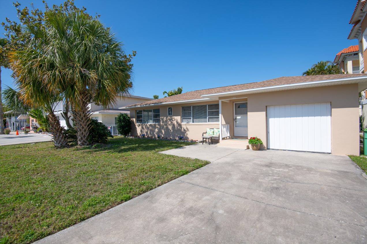 136 175th Terrace Dr East, Redington Shores, FL 33708