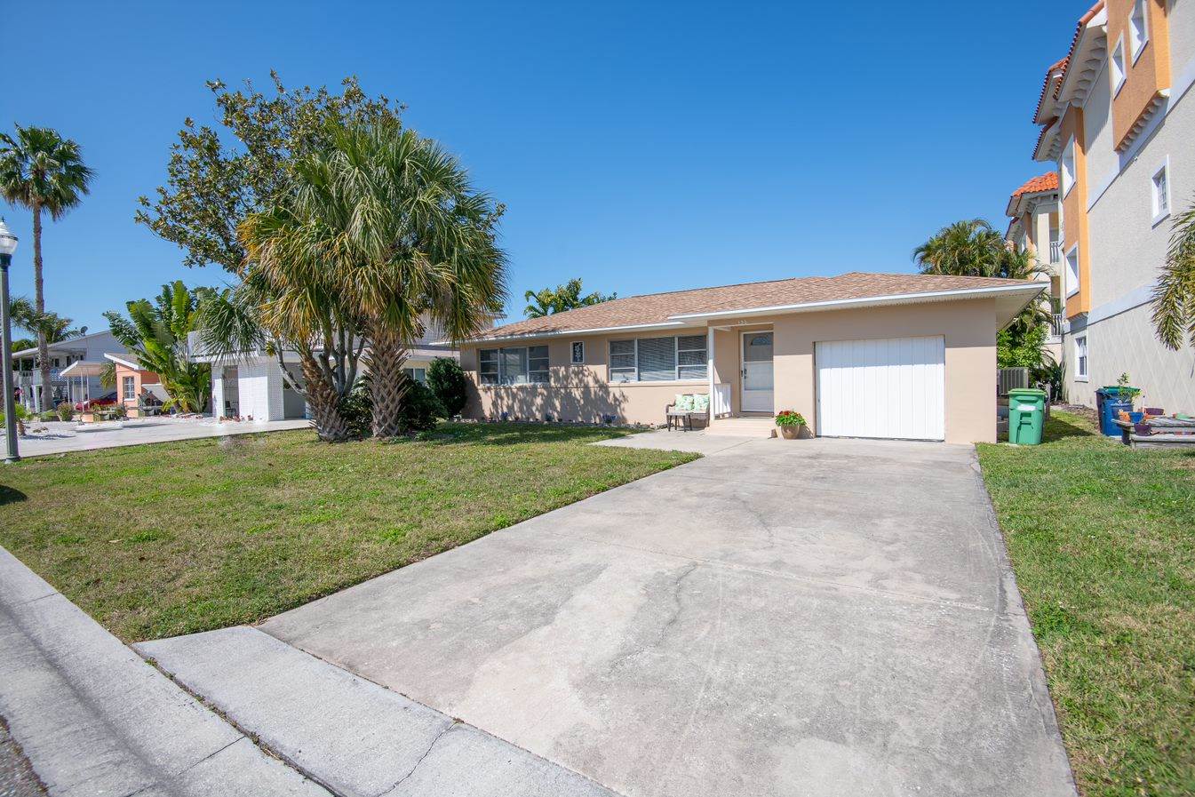 136 175th Terrace Dr East, Redington Shores, FL 33708