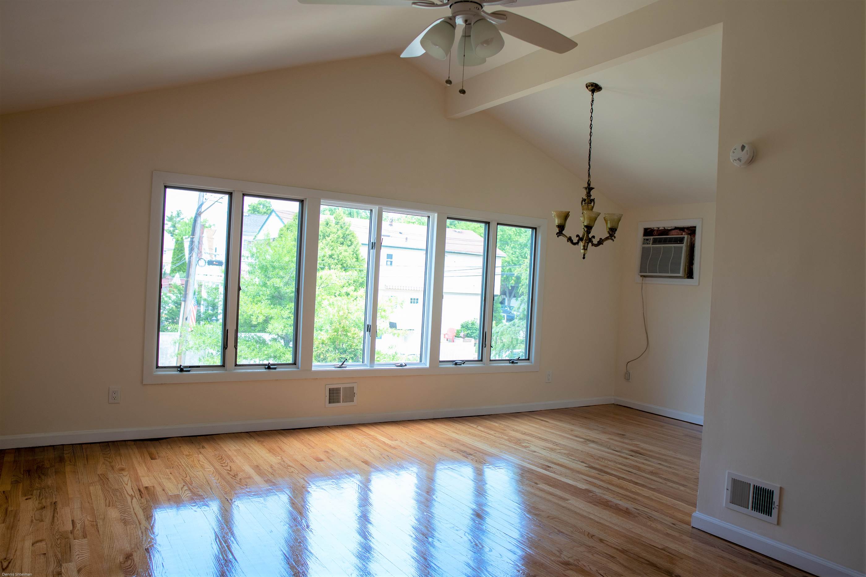 262 Lamoka Avenue, Staten Island, NY 10308