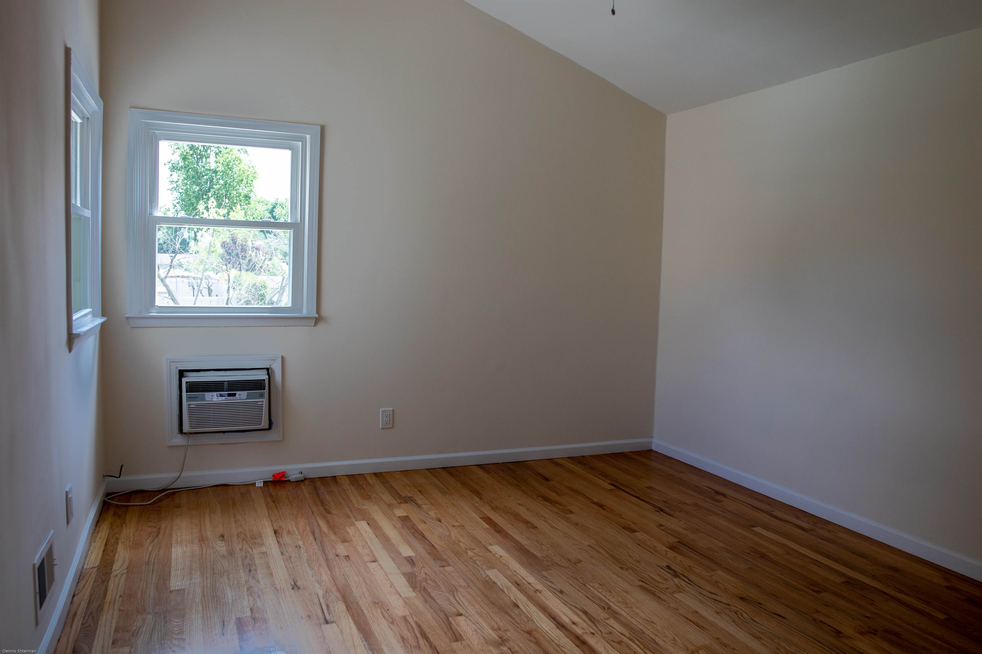 262 Lamoka Avenue, Staten Island, NY 10308