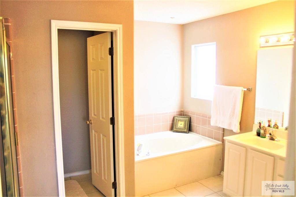 3561 Chablis Dr, Brownsville, TX 78520