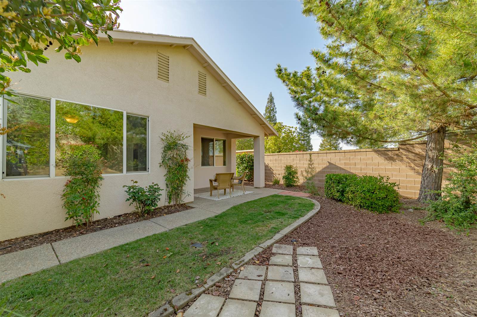 925 Lake Crest Lane, Lincoln, CA 95648