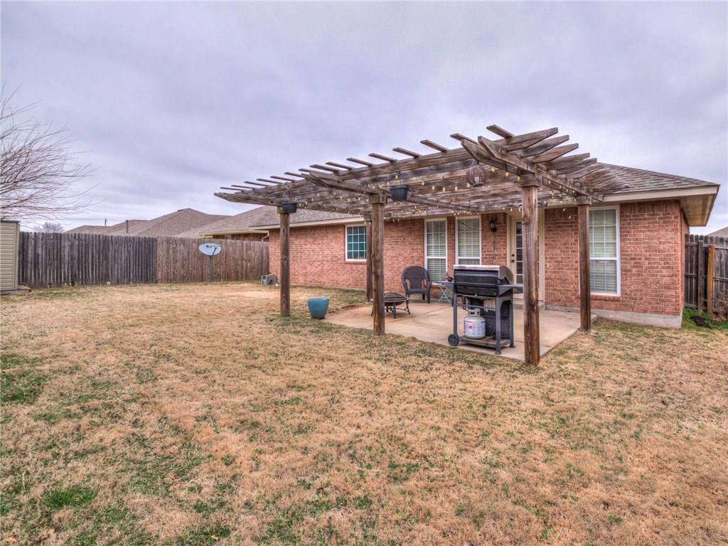 1001 Harvest Dr, Yukon, OK 73099