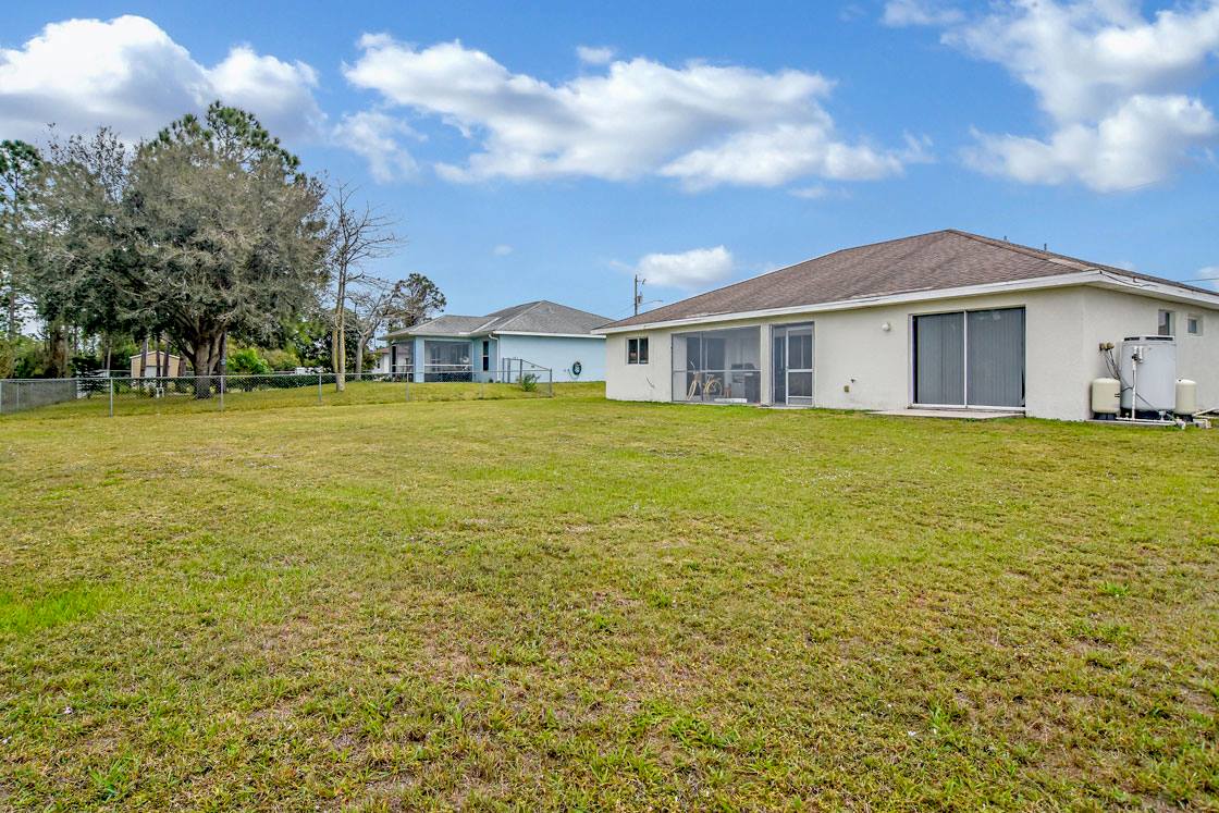 3720 4st ST SW, Lehigh Acres, FL 33976