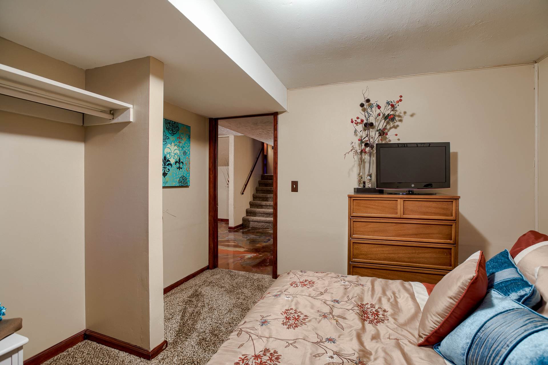 14966 L Street, Omaha, NE 68137