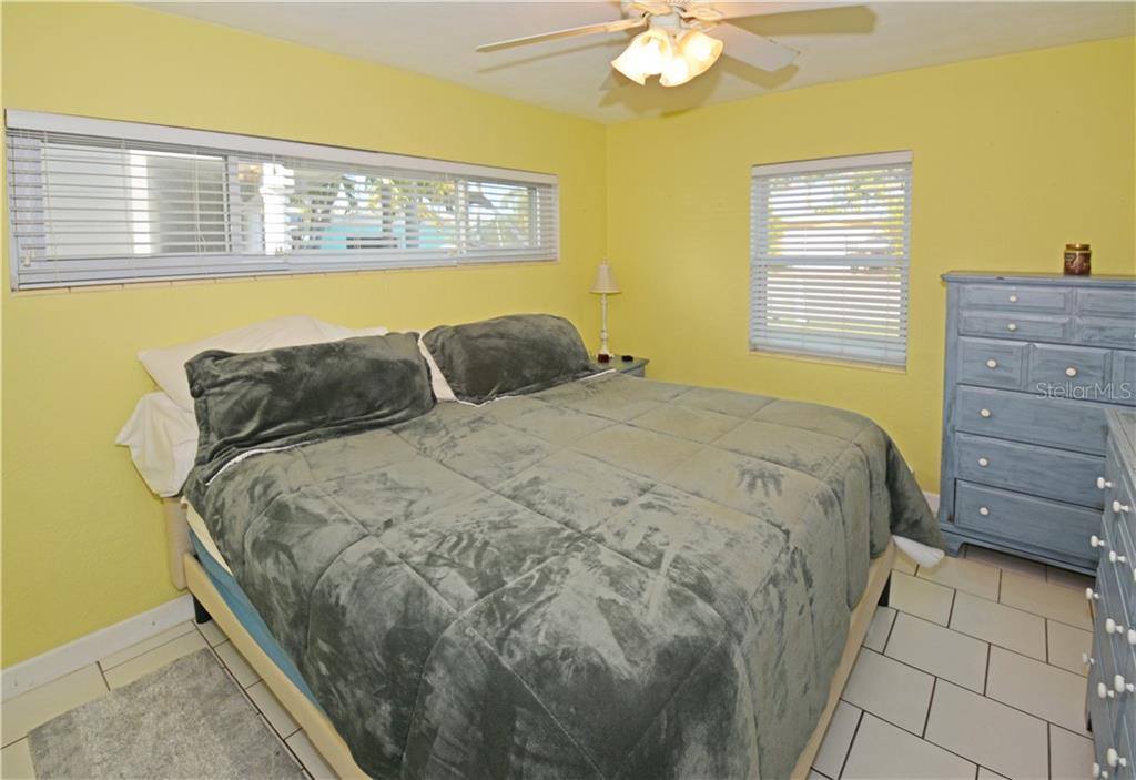 17412 2ND Street East, Redington Shores, FL 33708