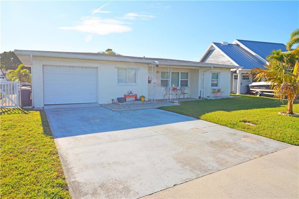 17412 2ND Street East, Redington Shores, FL 33708