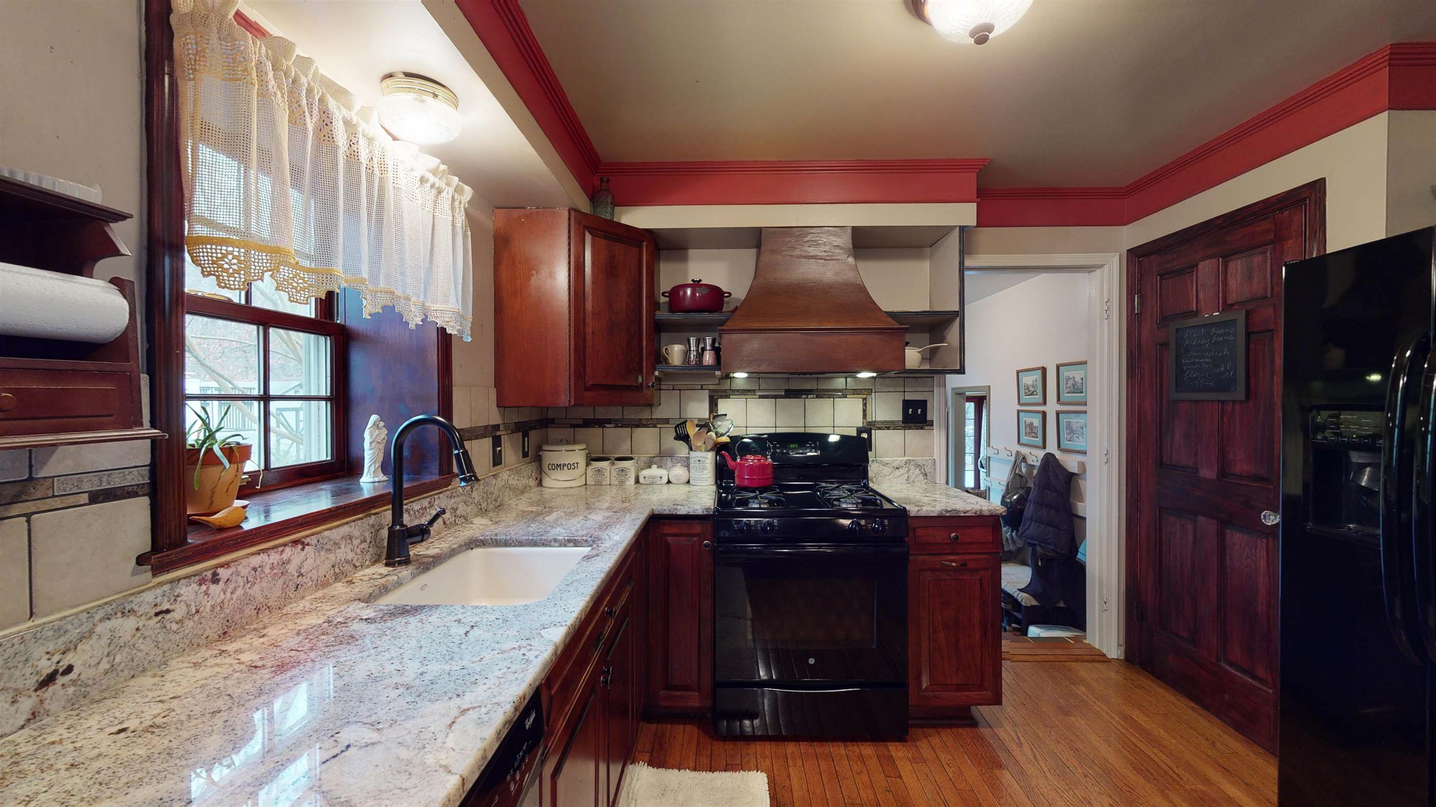 14407 Aden Rd, Nokesville, VA 20181