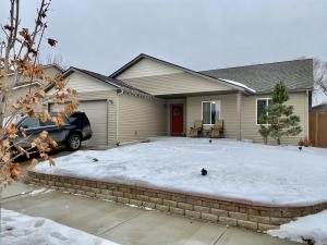 2613 Bradford Ct, Williston, ND 58801