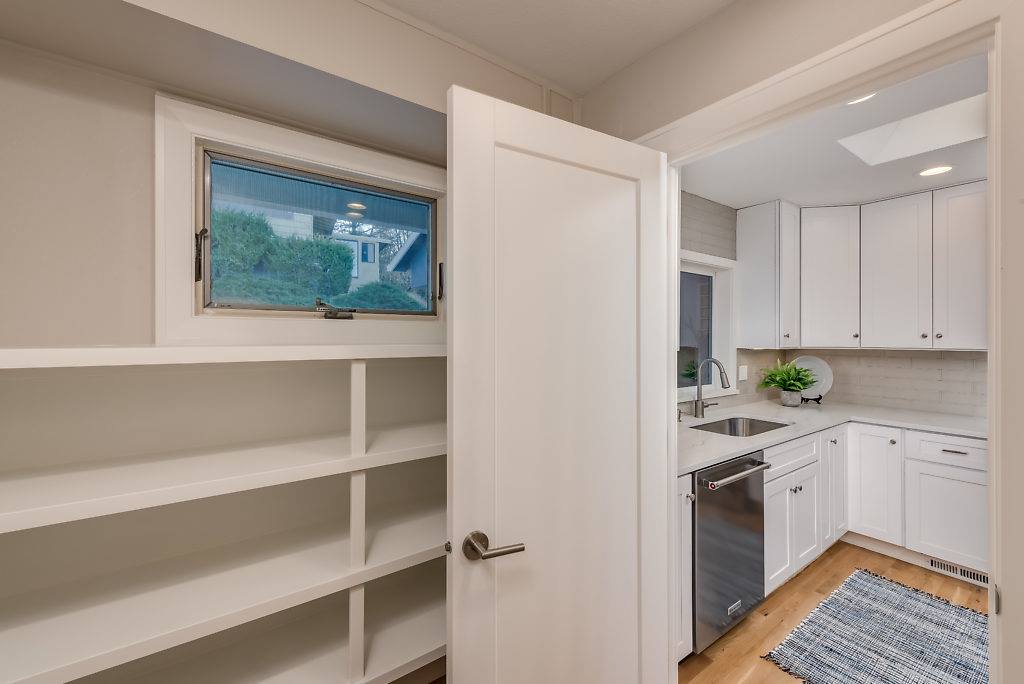 8034 NW Reed Dr., Portland, OR 97229