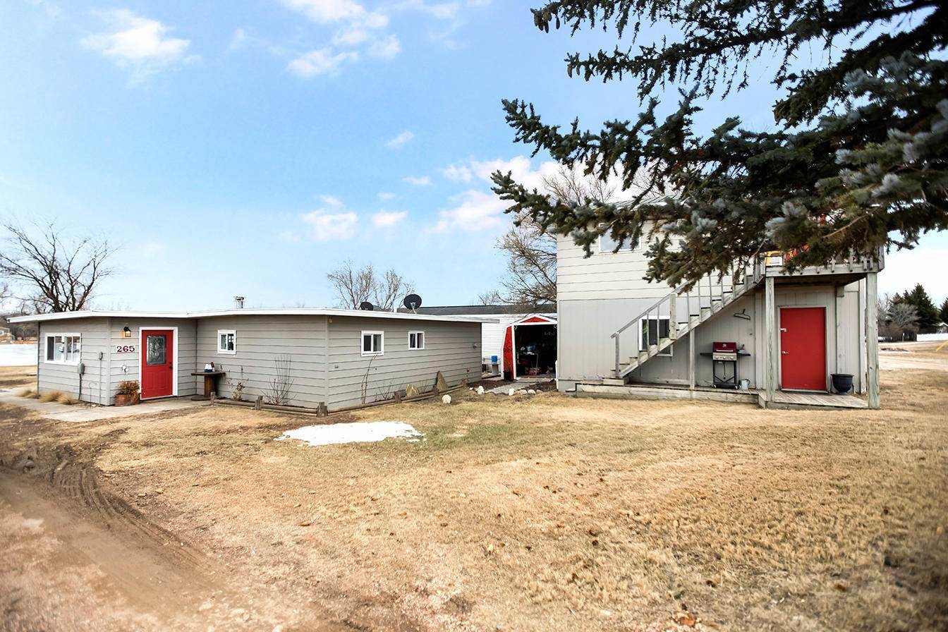 265 Blacktail Dr, Williston, ND 58801