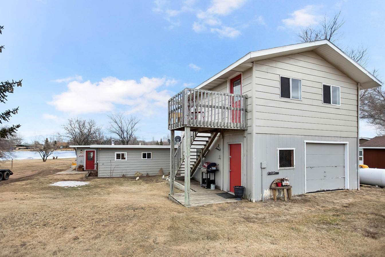 265 Blacktail Dr, Williston, ND 58801