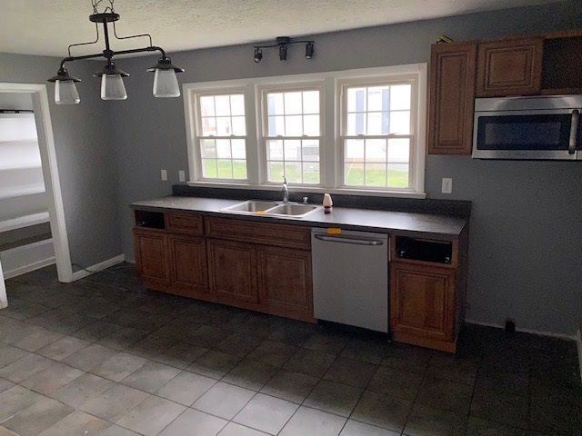 310 N Dixie Hwy, Cave City, KY 42127