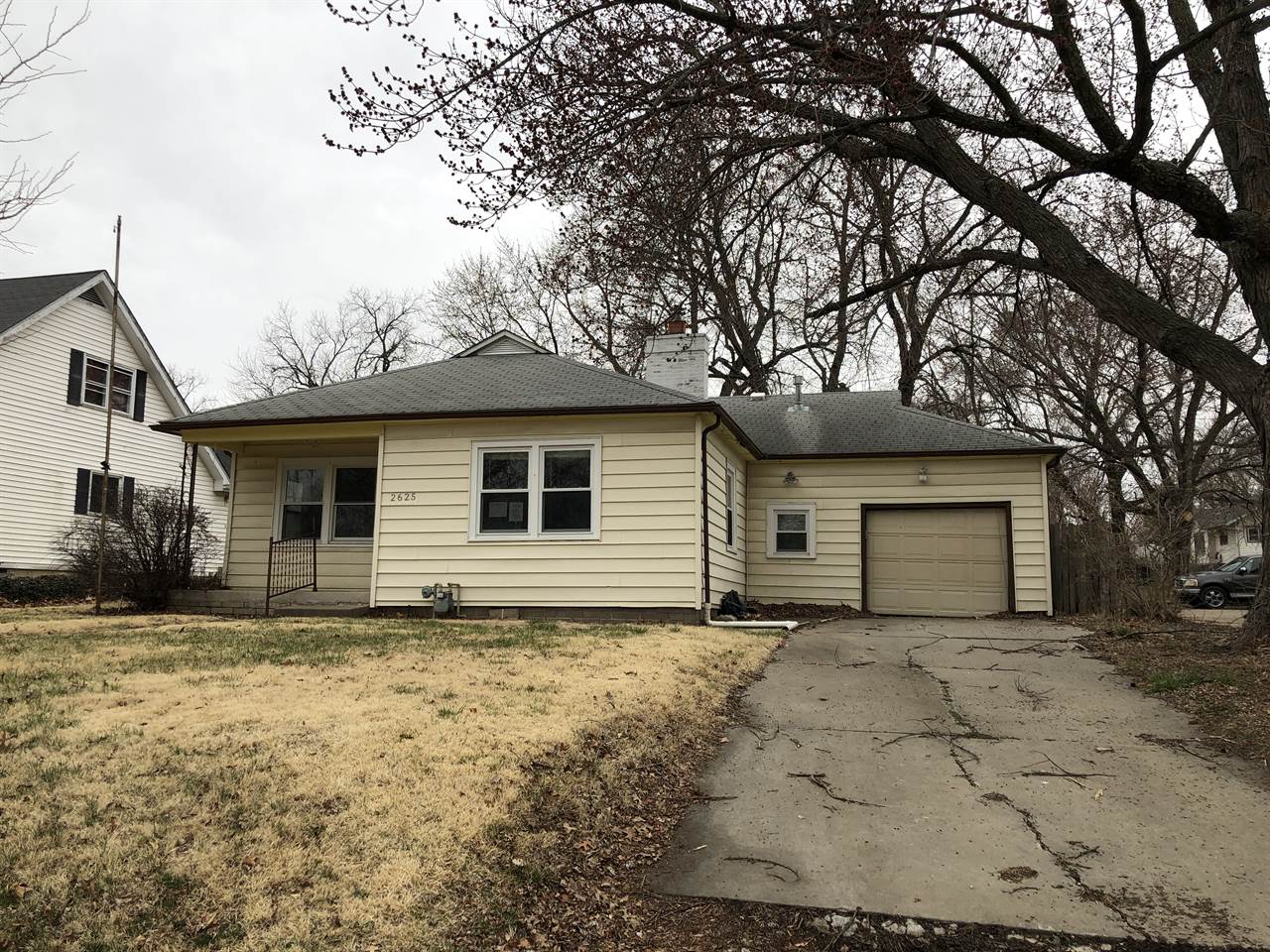 2625 SE Wisconsin AVE, Topeka, KS 66605