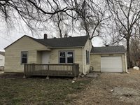 1940 NE Madison ST, Topeka, KS 66608