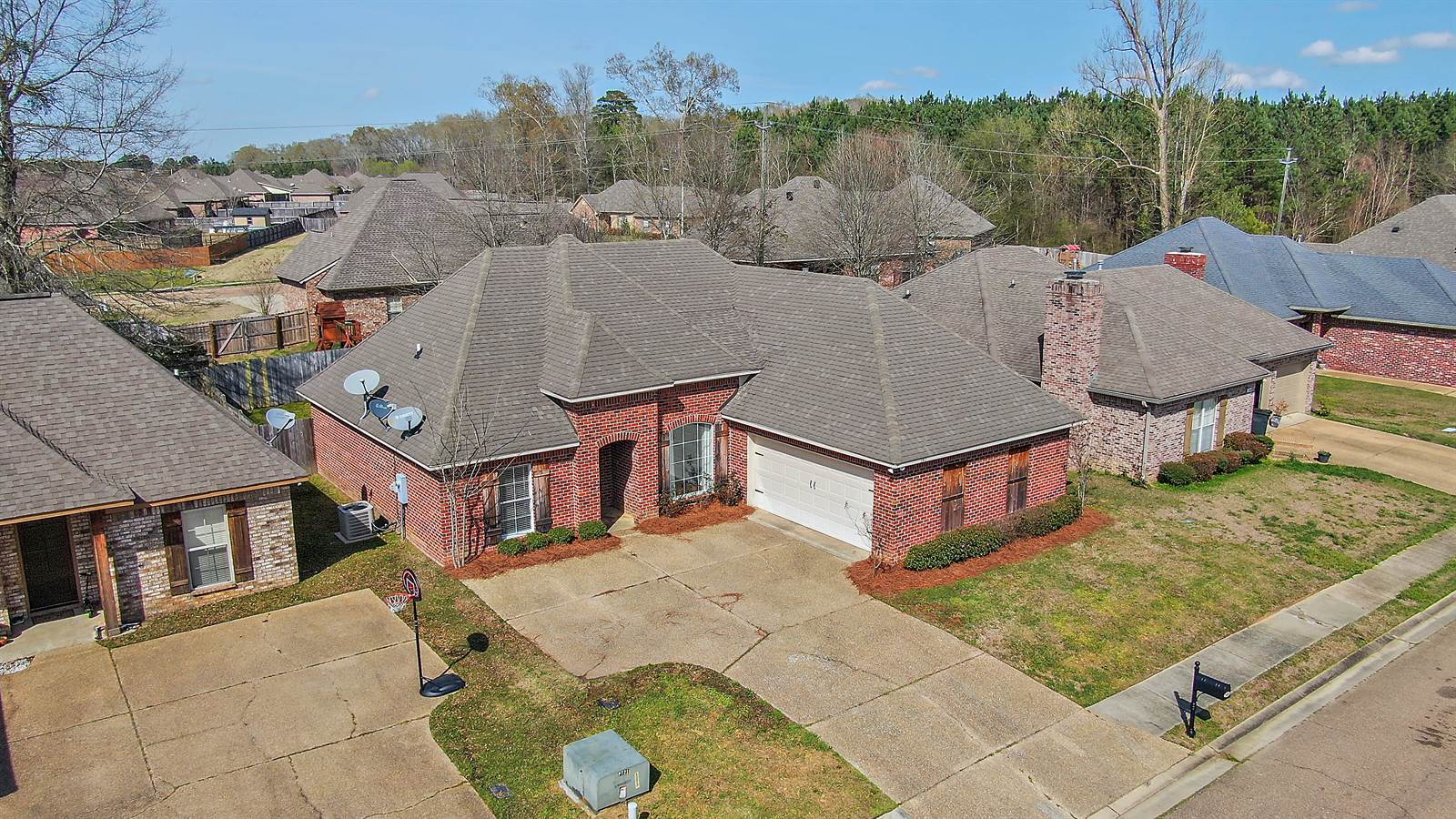 340 Greengate Cir, Brandon, MS 39042