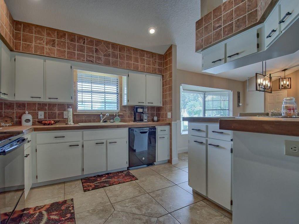 3550 Sailfish Avenue, Fruitland Park, FL 34731