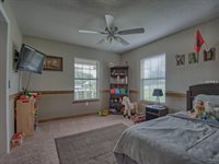 3550 Sailfish Avenue, Fruitland Park, FL 34731