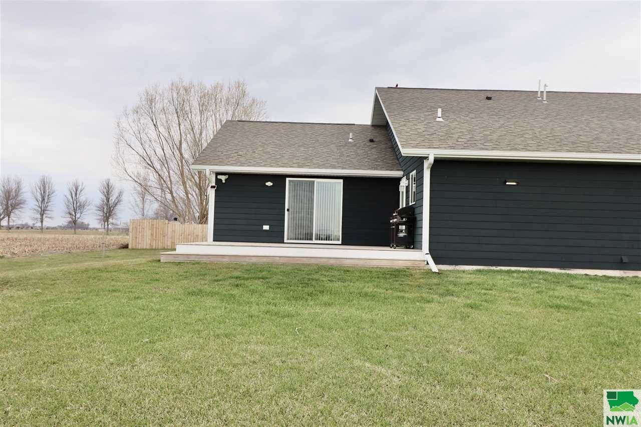 410 Oak St., Salix, IA 51052