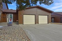 2423 8th St SW, Minot, ND 58701