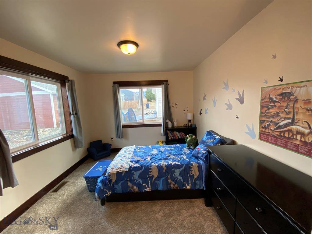 725 North 10th Street, Livingston, MT 59047