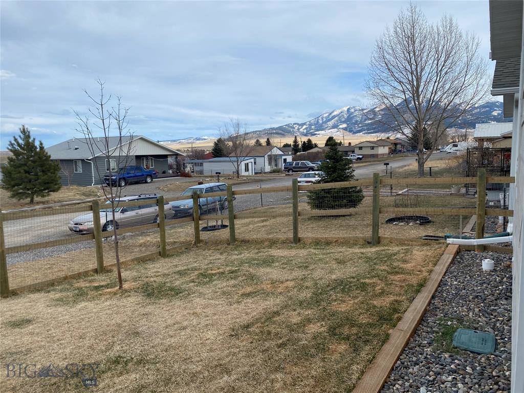 725 North 10th Street, Livingston, MT 59047