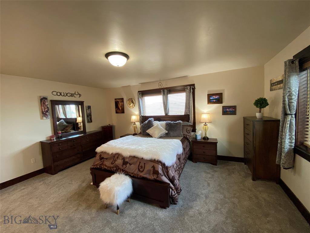 725 North 10th Street, Livingston, MT 59047