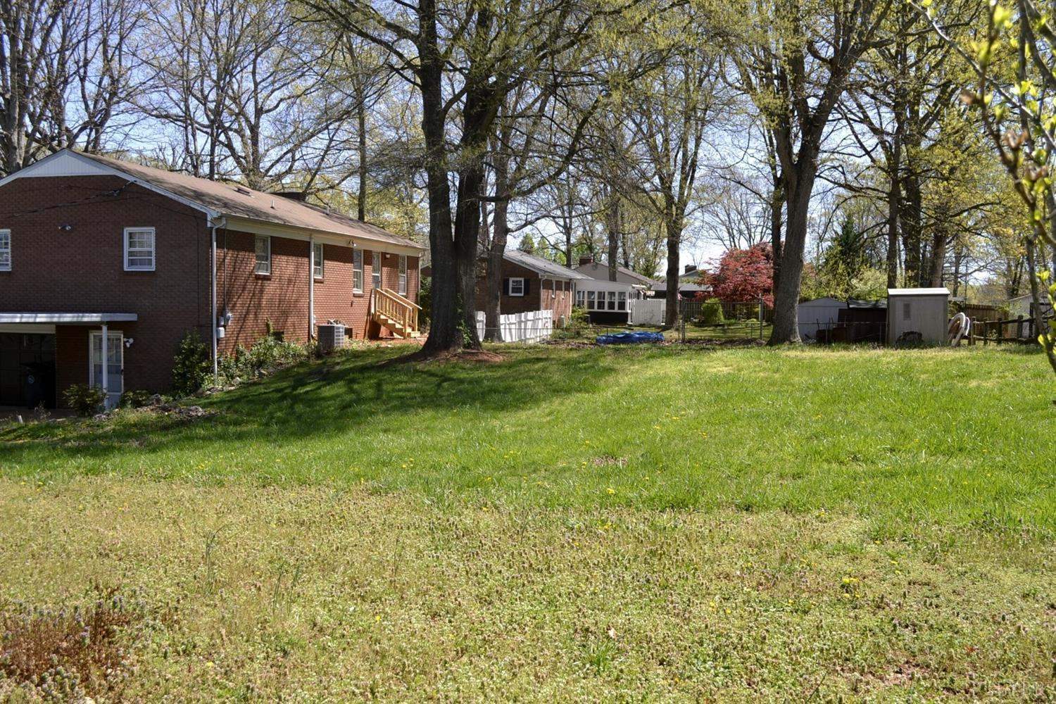 17 Myrtle Lane, Lynchburg, VA 24502