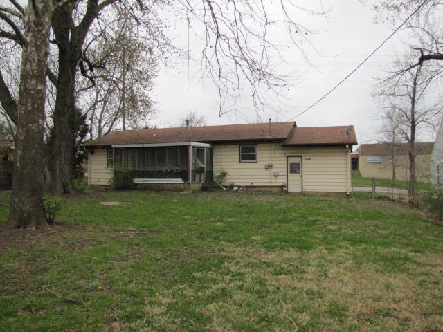 2638 SE Adams St, Topeka, KS 66605