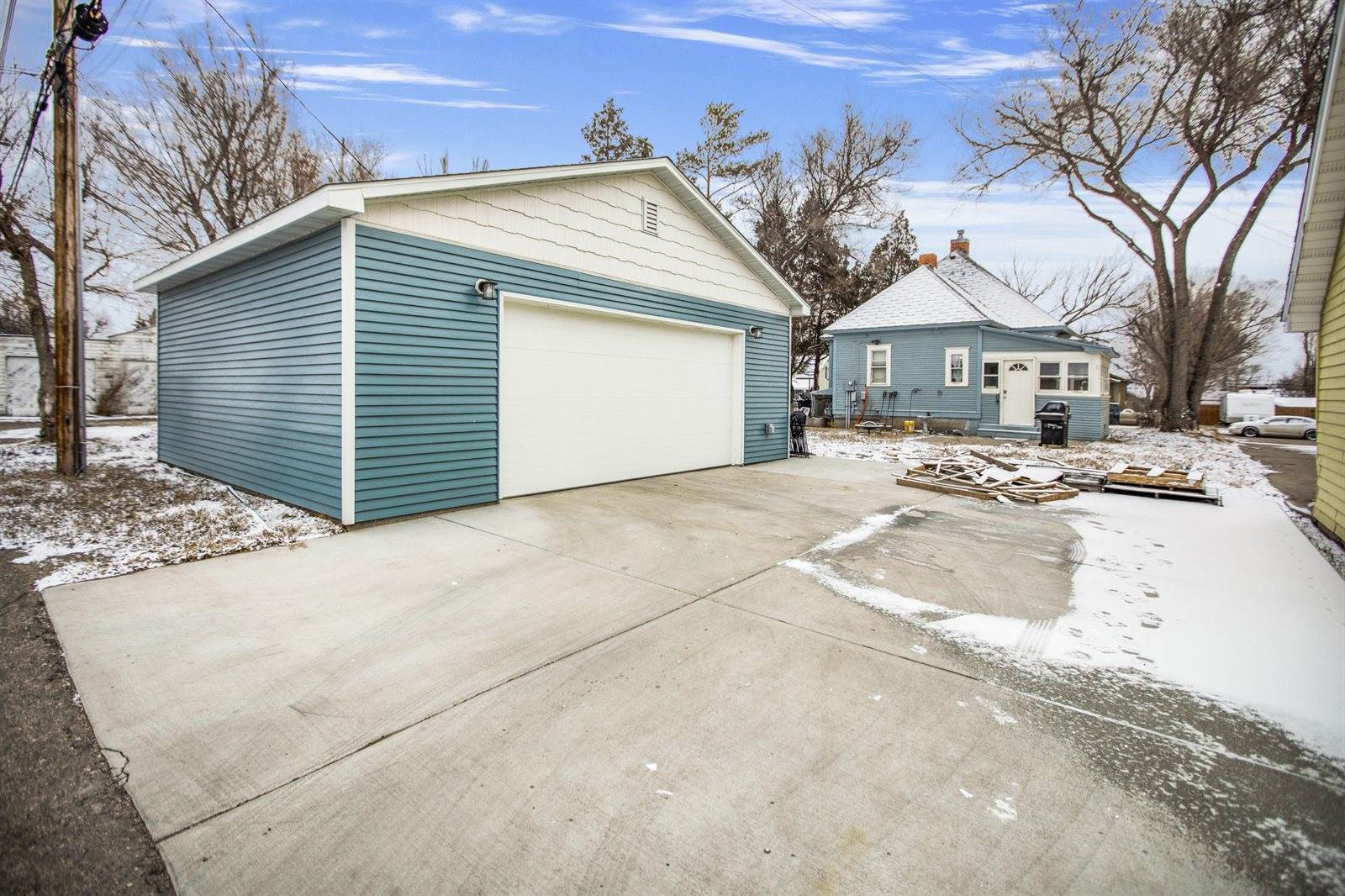 609 2nd Ave East, Williston, ND 58801