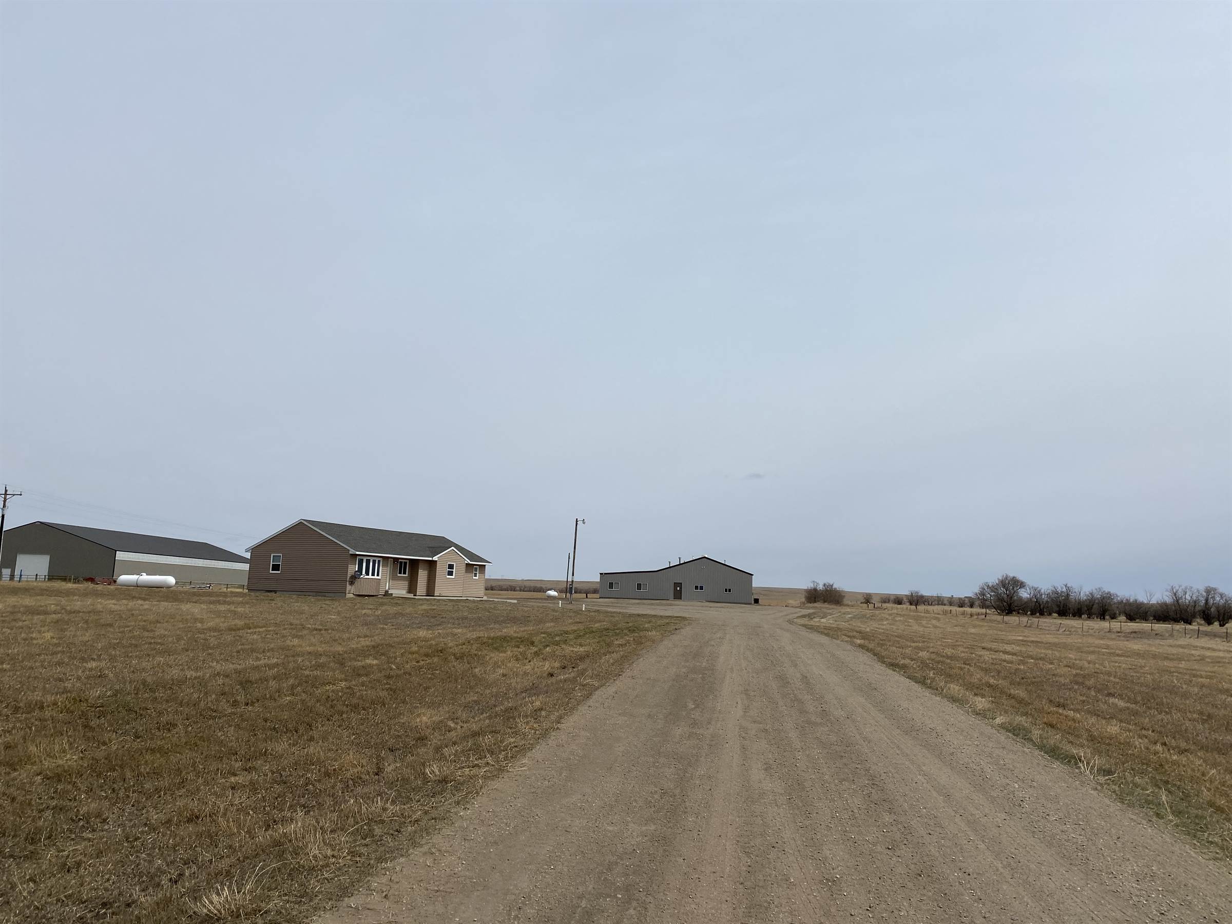 5754 133rd Ave NW, Williston, ND 58801