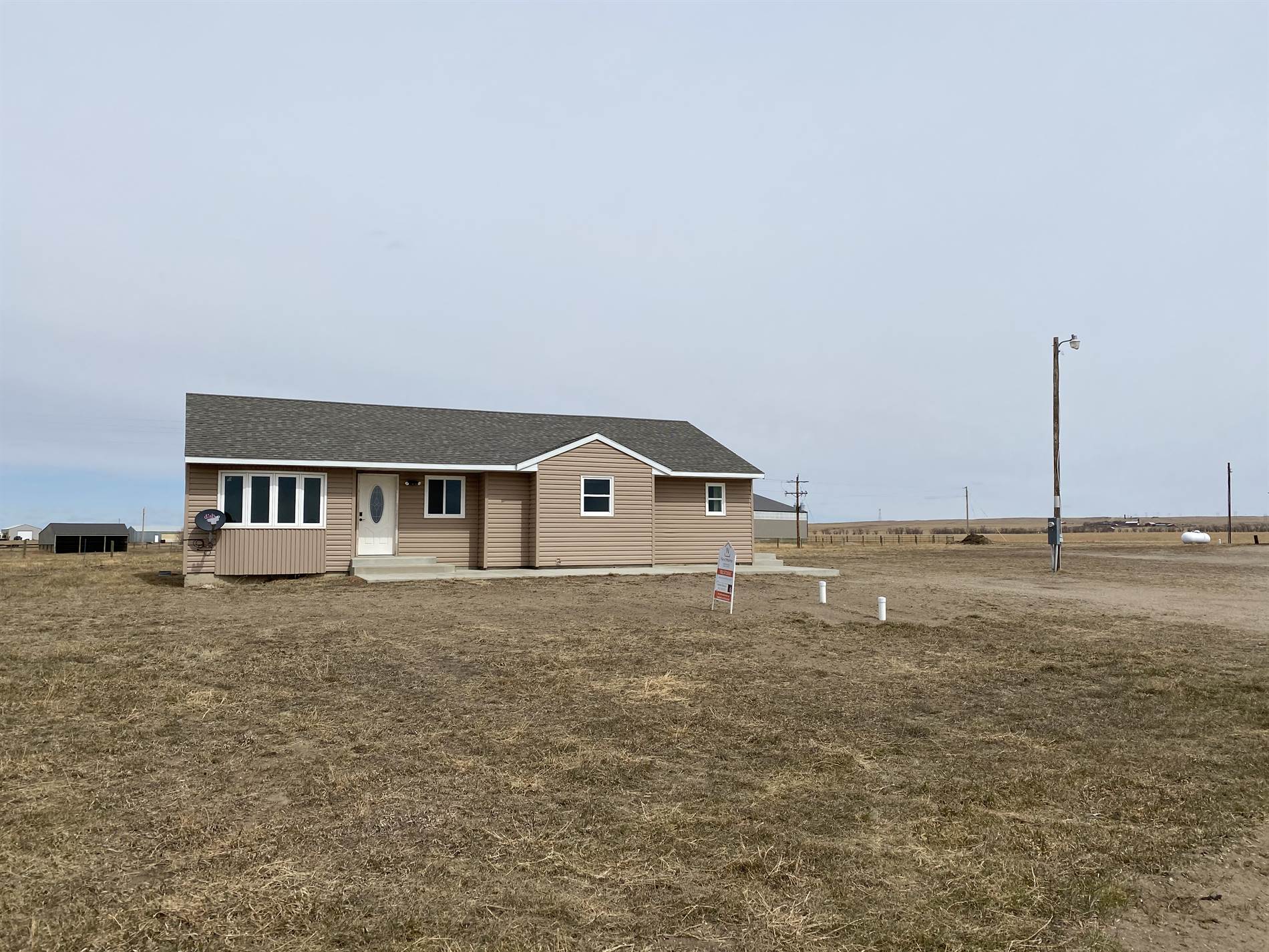 5754 133rd Ave NW, Williston, ND 58801