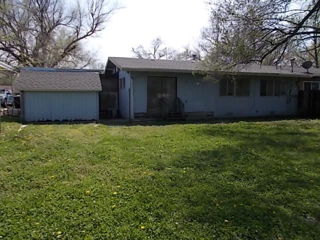 2016 SW 71st Ter, Topeka, KS 66619