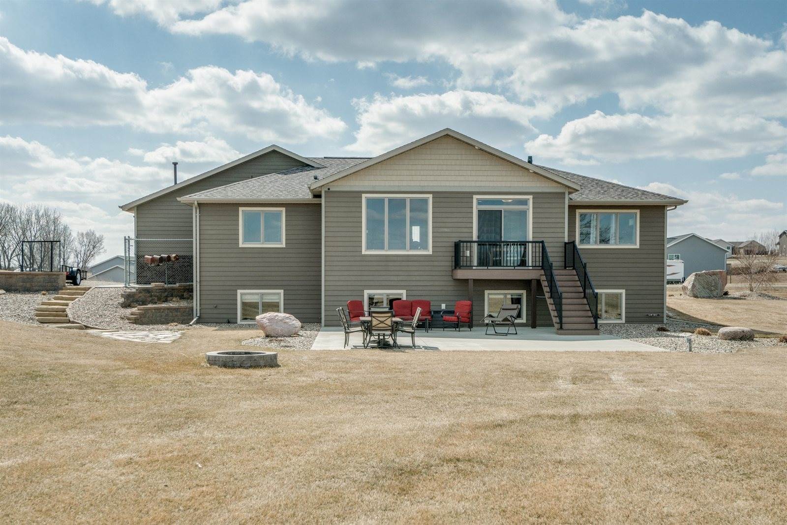 7321 Scenic Hills Road, Bismarck, ND 58503