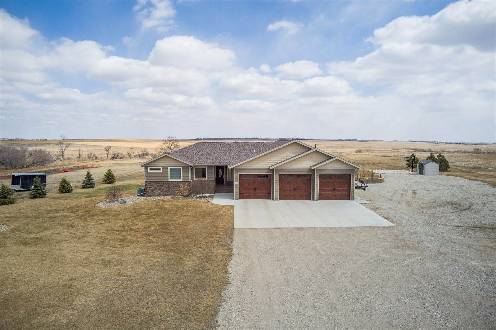 7321 Scenic Hills Road, Bismarck, ND 58503